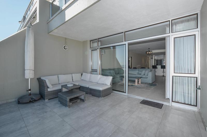 To Let 3 Bedroom Property for Rent in Dolphin Beach Western Cape